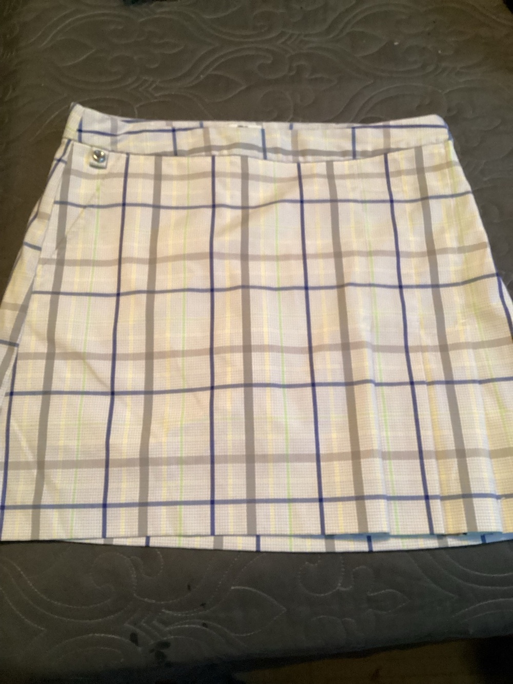 Izod ladies plaid blue and white skort, size 2, probably 8-10